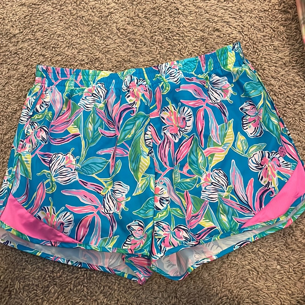 Lilly pulitzer Luxletic small shorts!